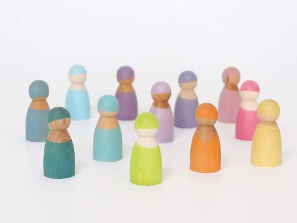 12 Personnages pastel en bois (nouveau design) - Grimm’s
