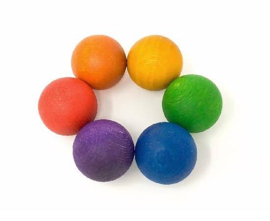 6 balles en bois arc-en-ciel - Grapat