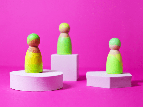 3 personnages vert néon- Grimm's X NEON