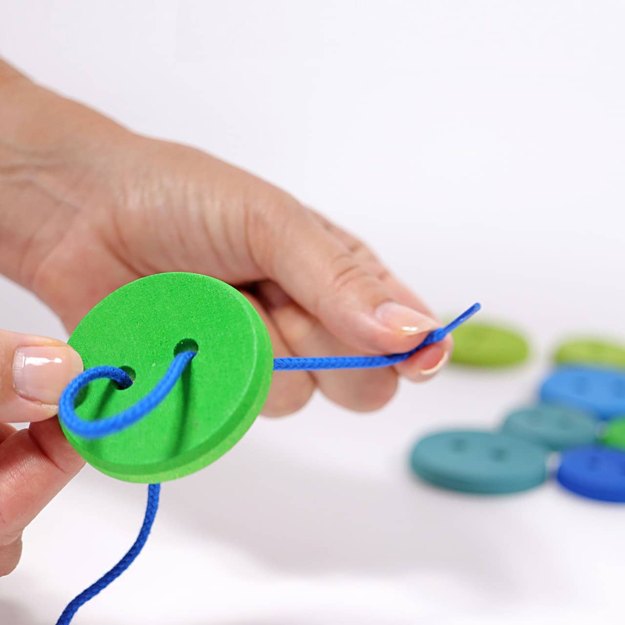 Jeu d'enfilage - Gros boutons - Grimm’s