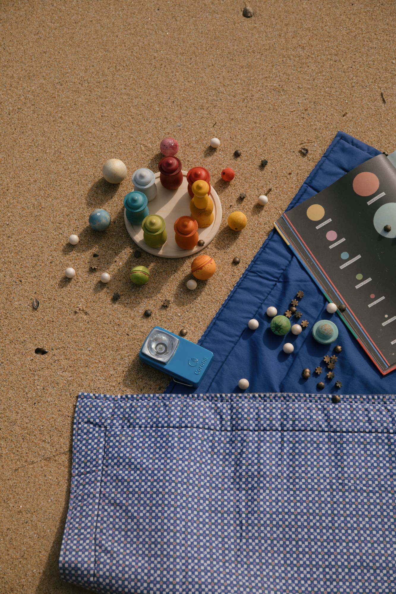 Calendrier hebdomadaire coloré en bois - 7 lunes - Grapat