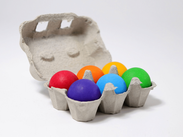 6 balles en bois arc-en-ciel dans une boite d'oeufs - Grimm's