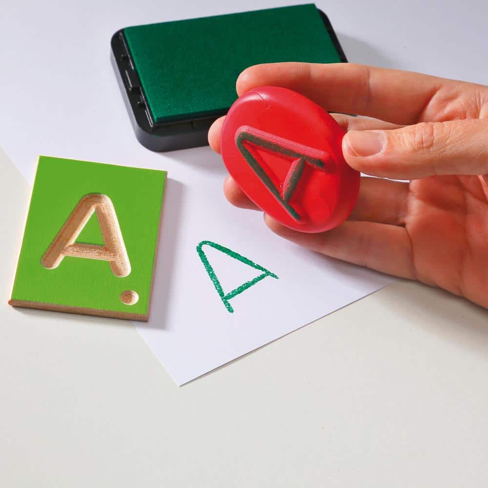 Lettres majuscules à manipuler - Erzi