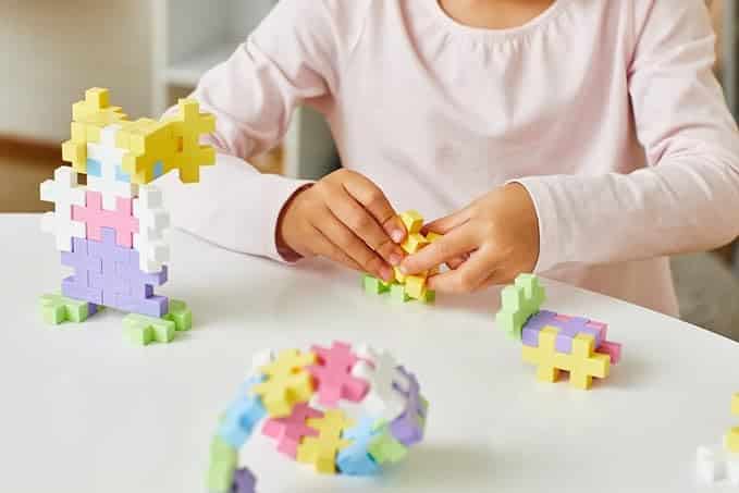 Ensemble de 70 morceaux pastel (Gros) dans une valise - Plus Plus